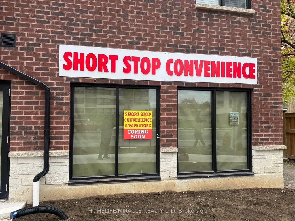 3051 Pharmacy Avenue, Toronto E05