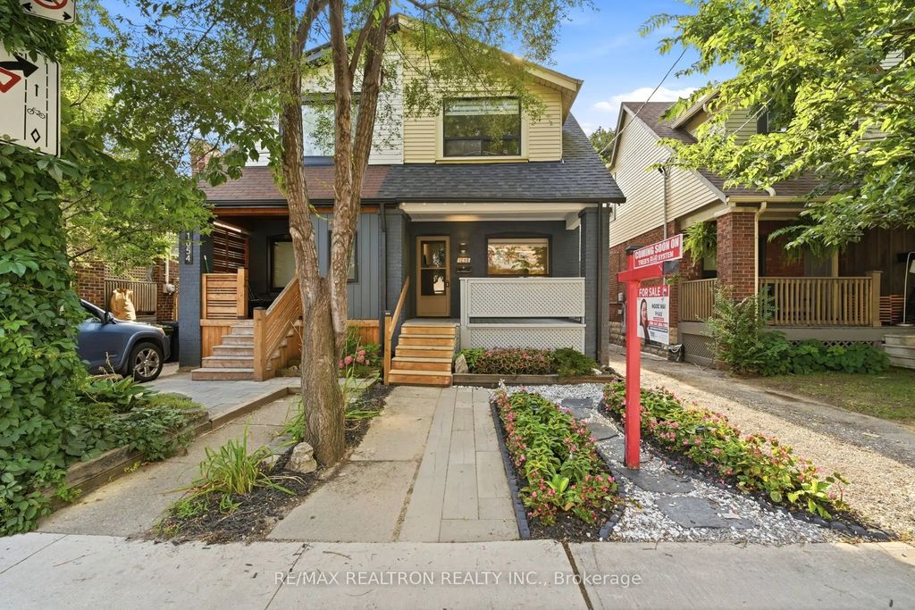 1056 Woodbine Avenue W, Toronto E03