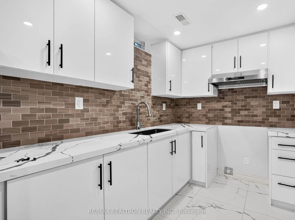 32 Whitlock Crescent Basement, Ajax