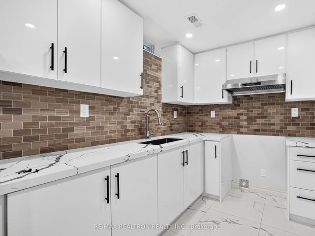 32 Whitlock Crescent Basement, Ajax