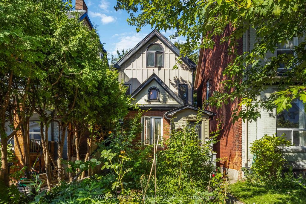 22 Curzon Street E Main, Toronto E01