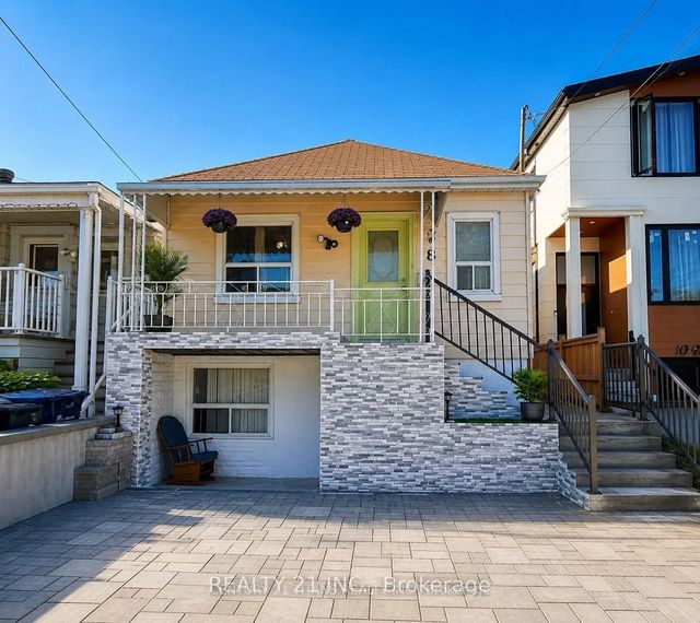 8 Mack Avenue, Toronto E04