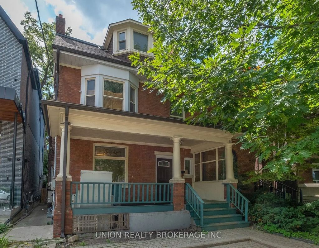 9 Simpson Avenue, Toronto E01