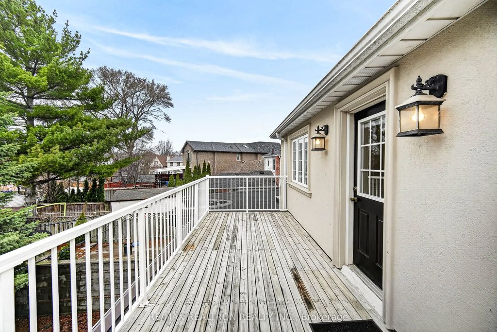 454 Donlands Avenue A3, Toronto E03