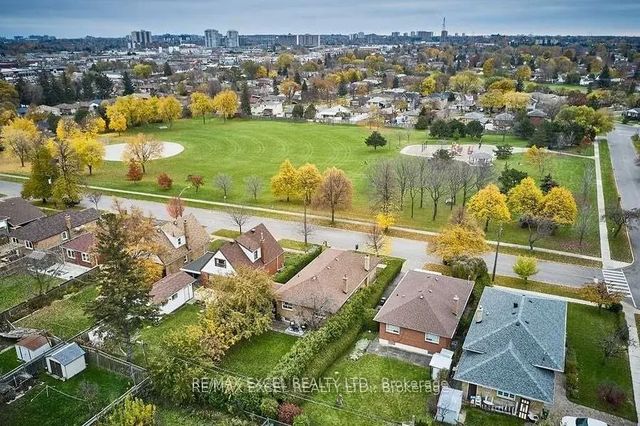 6 Glaive Drive Lower Level, Toronto E04