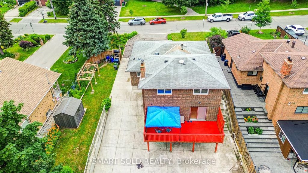56 Gatesview Avenue, Toronto E08