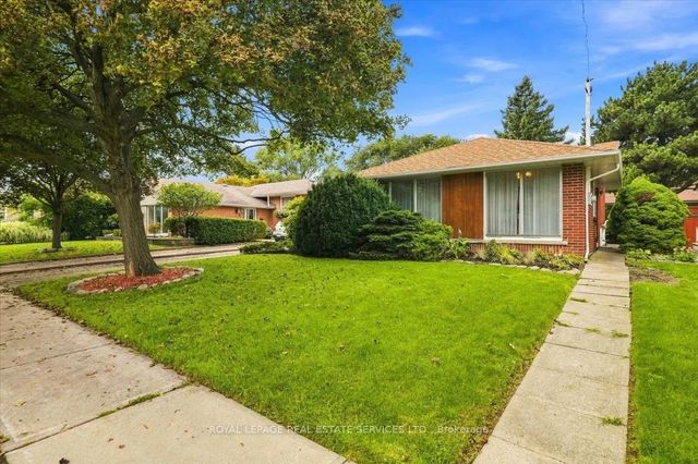 142 Cass Avenue, Toronto E05