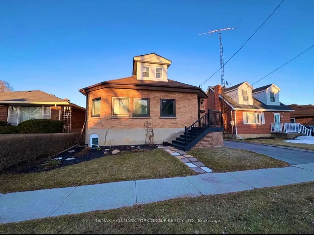 137 Rosehill Boulevard, Oshawa