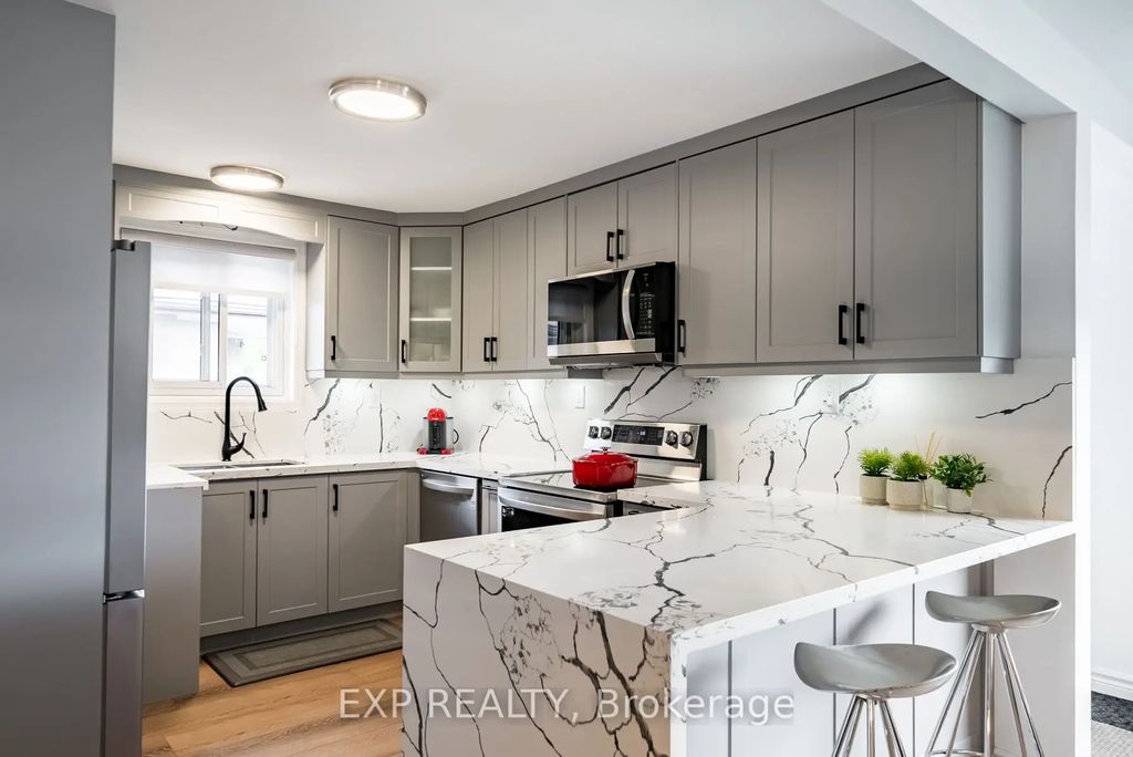 870 Modlin Road, Pickering