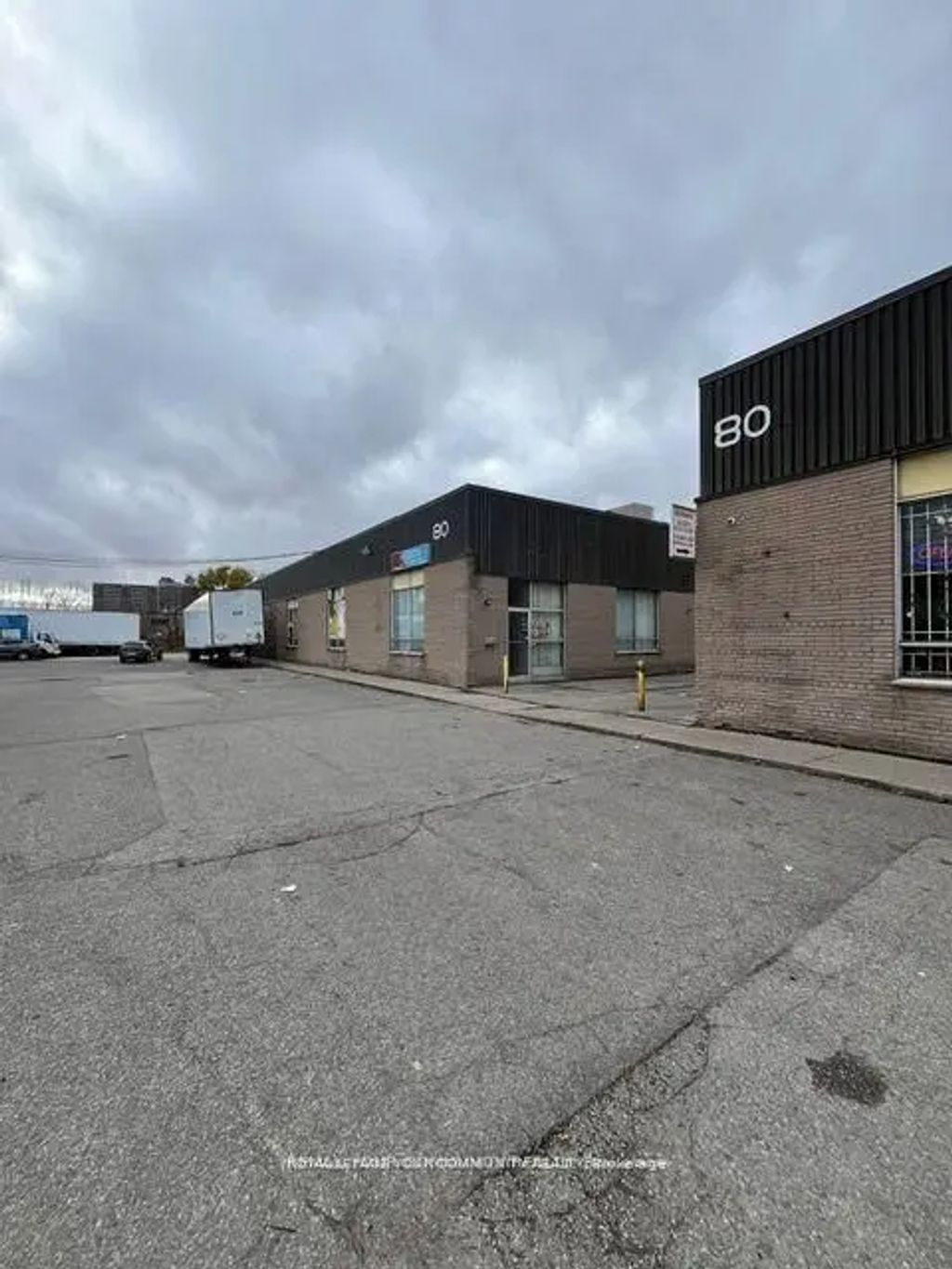 80 Midwest Avenue 6 & 7, Toronto E04