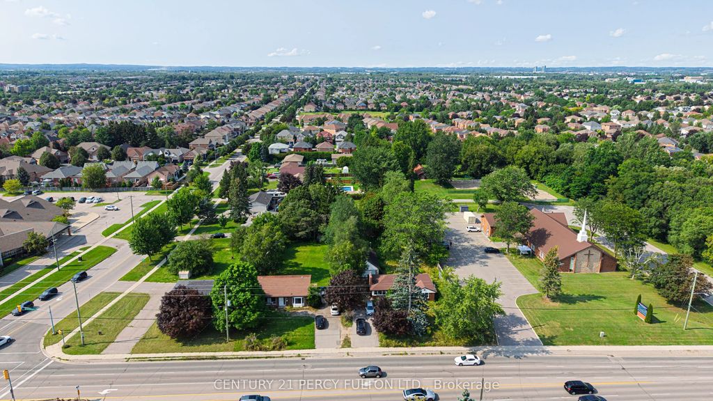 1906 Rossland Road E, Whitby