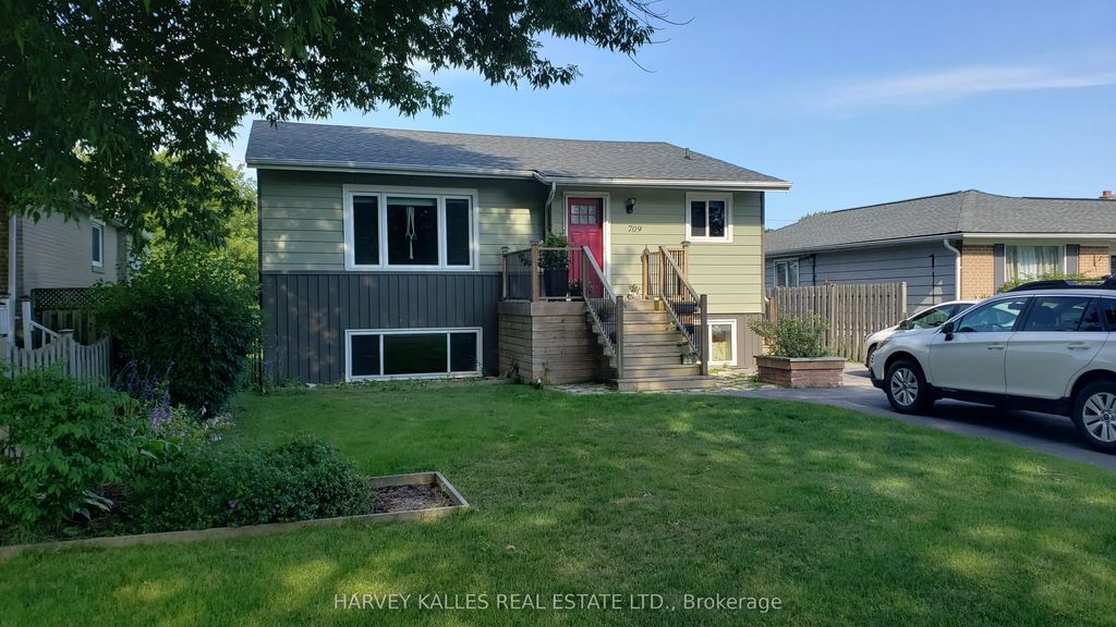 709 Annland Street Main, Pickering