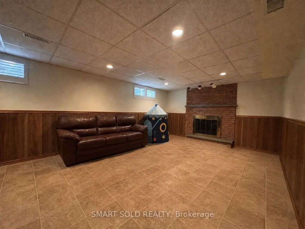 98 Sonmore Drive, Toronto E07