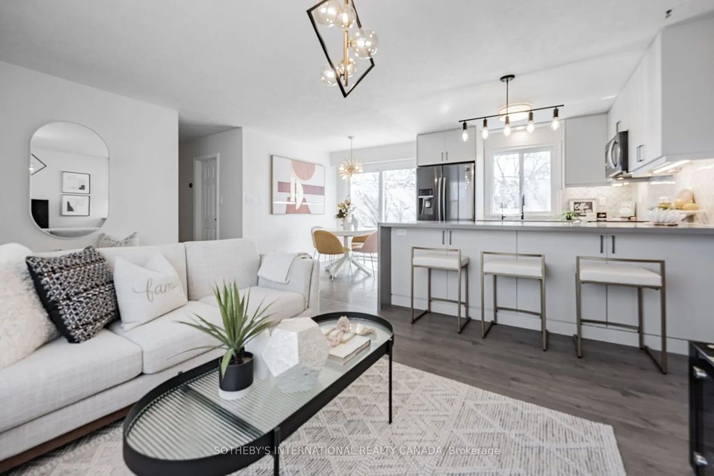4075a Lawrence Avenue E, Toronto E10