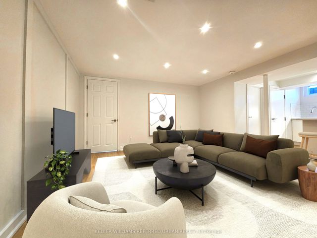976 Timmins Gardens Bsmt, Pickering