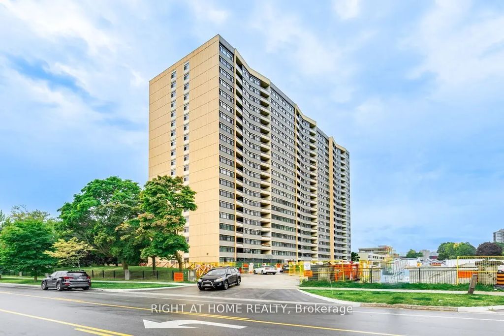 2050 Bridletowne Circle 1704, Toronto E05