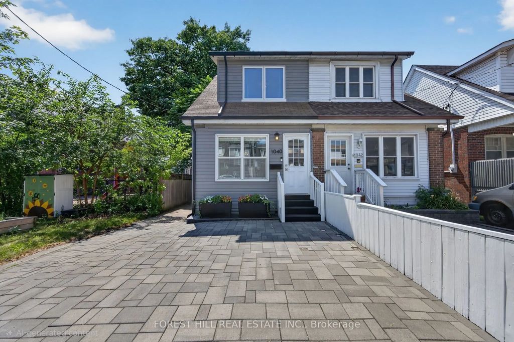 1040 Woodbine Avenue, Toronto E03