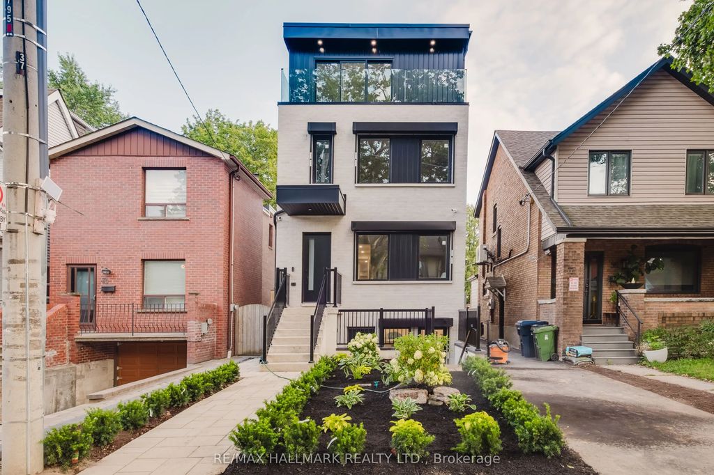 37 Milverton Boulevard 3, Toronto E03