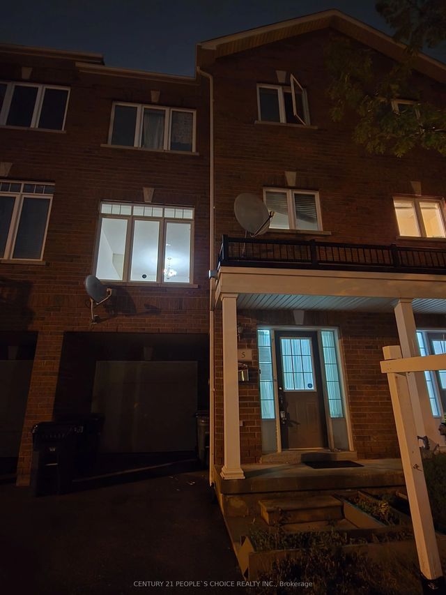 5 Curran Hall Crescent, Toronto E09