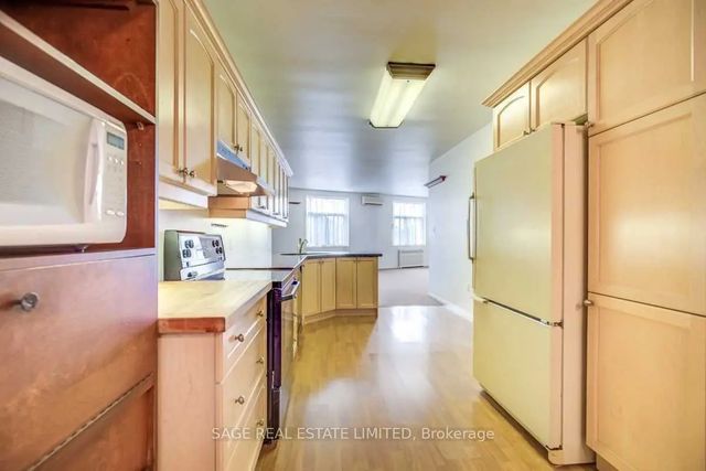 2500 Kingston Road 2, Toronto E06