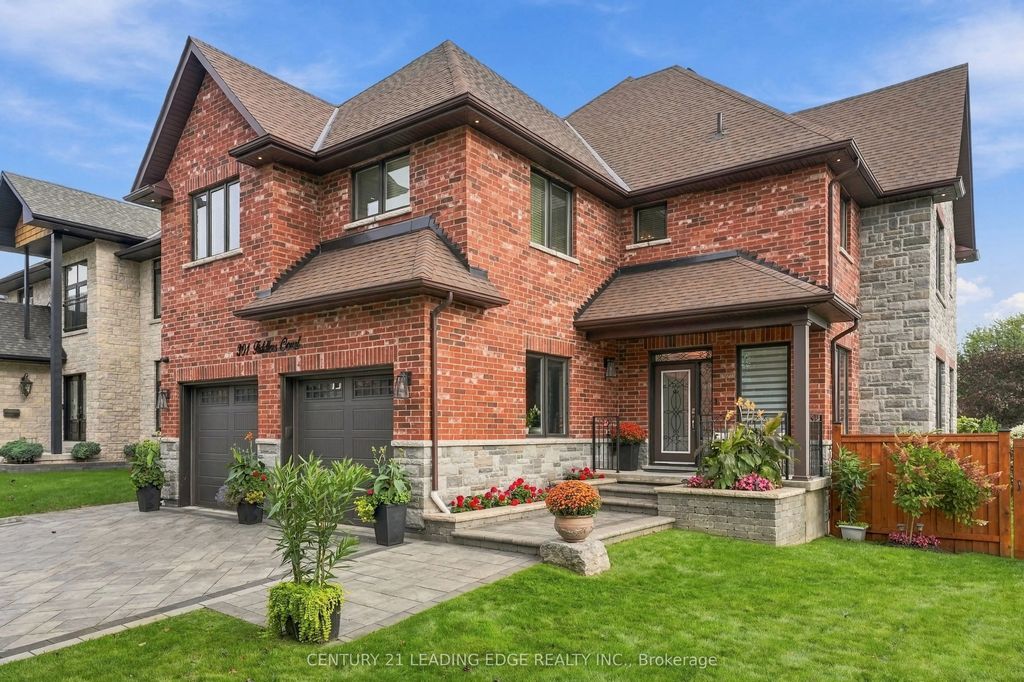 301 Fiddlers Court, Pickering