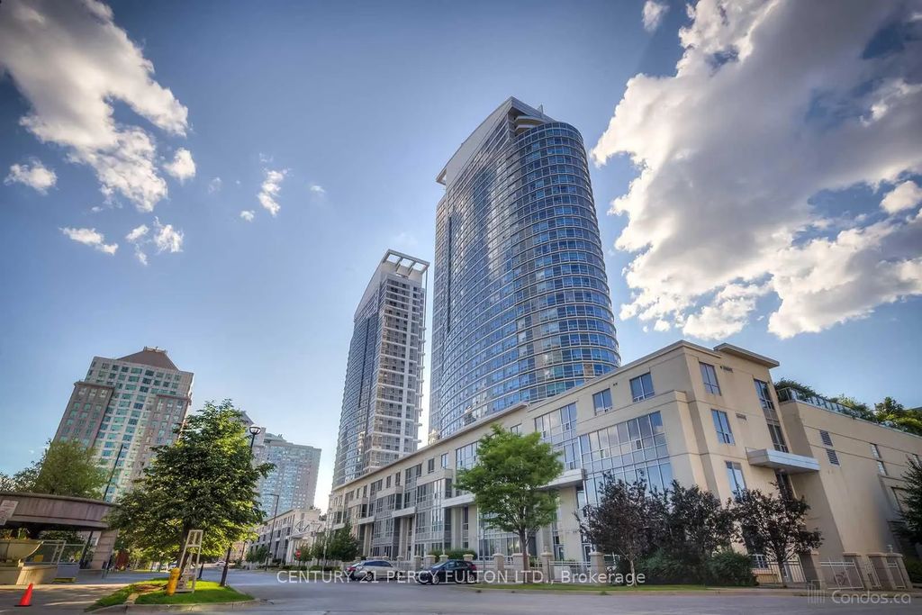 36 Lee Centre Drive 2211, Toronto E09