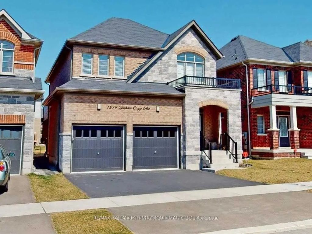 1219 Graham Clapp Avenue Main, Oshawa