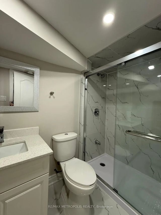 204 Montgomery Avenue Bsmt, Whitby