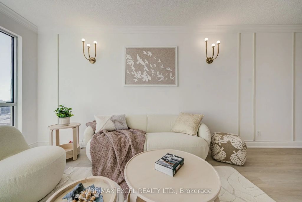 8 Lee Centre Drive 1706, Toronto E09