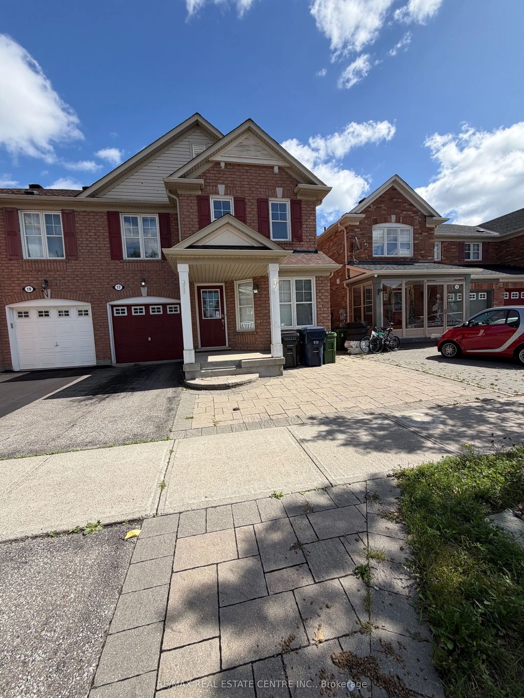 17 Millcar Drive Upper, Toronto E11
