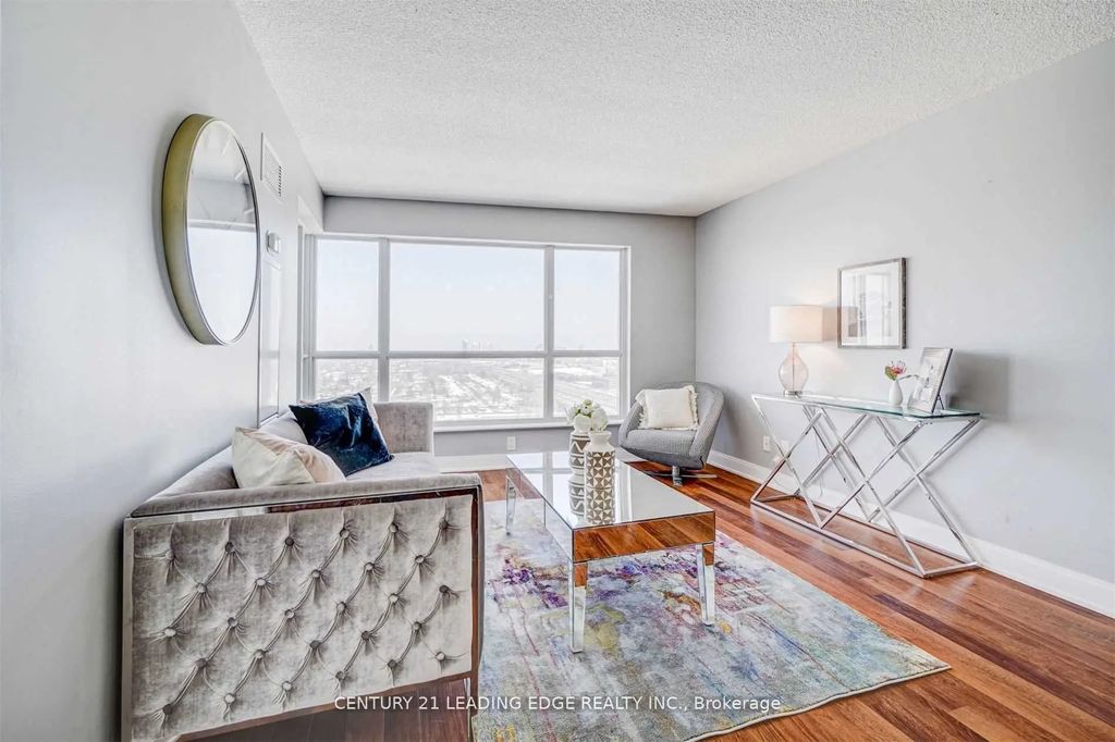 135 Village Green Square 2415, Toronto E07