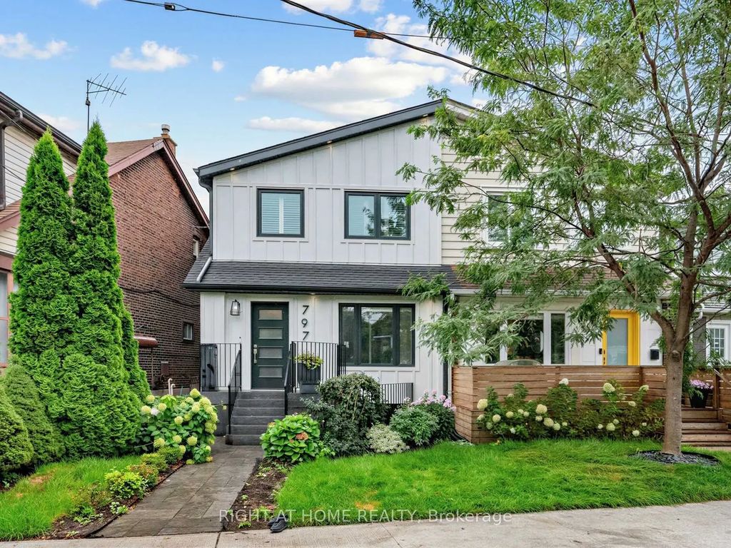 797 Eastern Avenue, Toronto E01