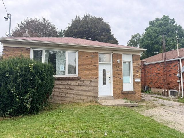 14 Lombardy Crescent, Toronto E04