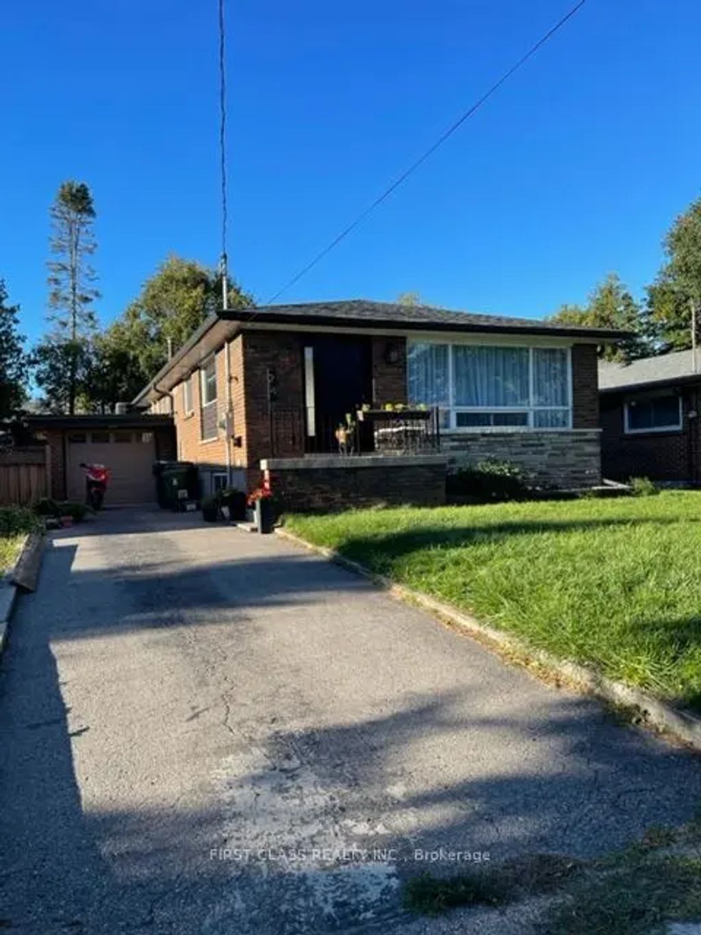 24 Fintona Avenue Bsmt, Toronto E08