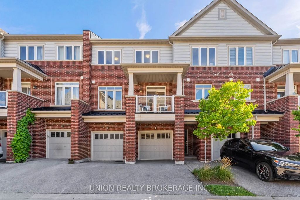 2425 Nantucket Chase, Pickering