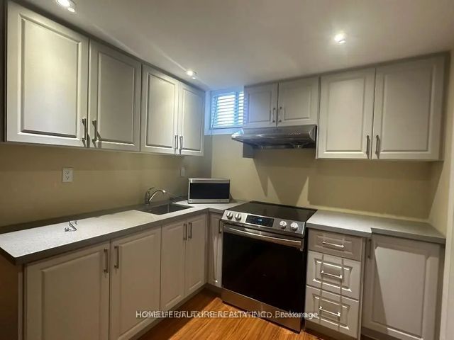 11 Clair Avenue Bsmt, Whitby