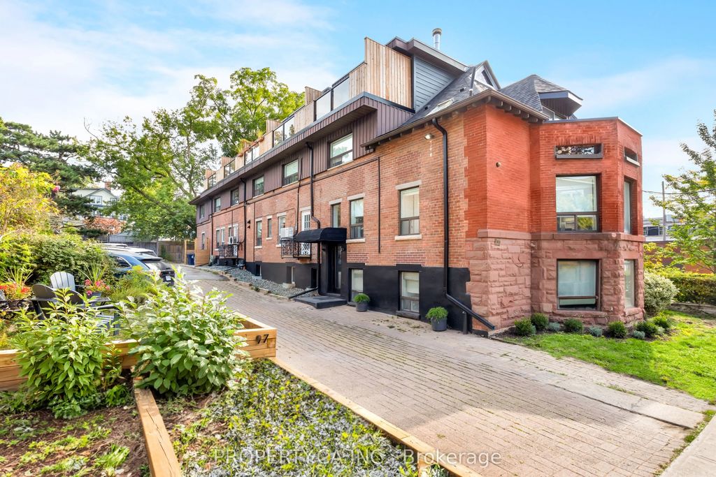 97 Lee Avenue, Toronto E02