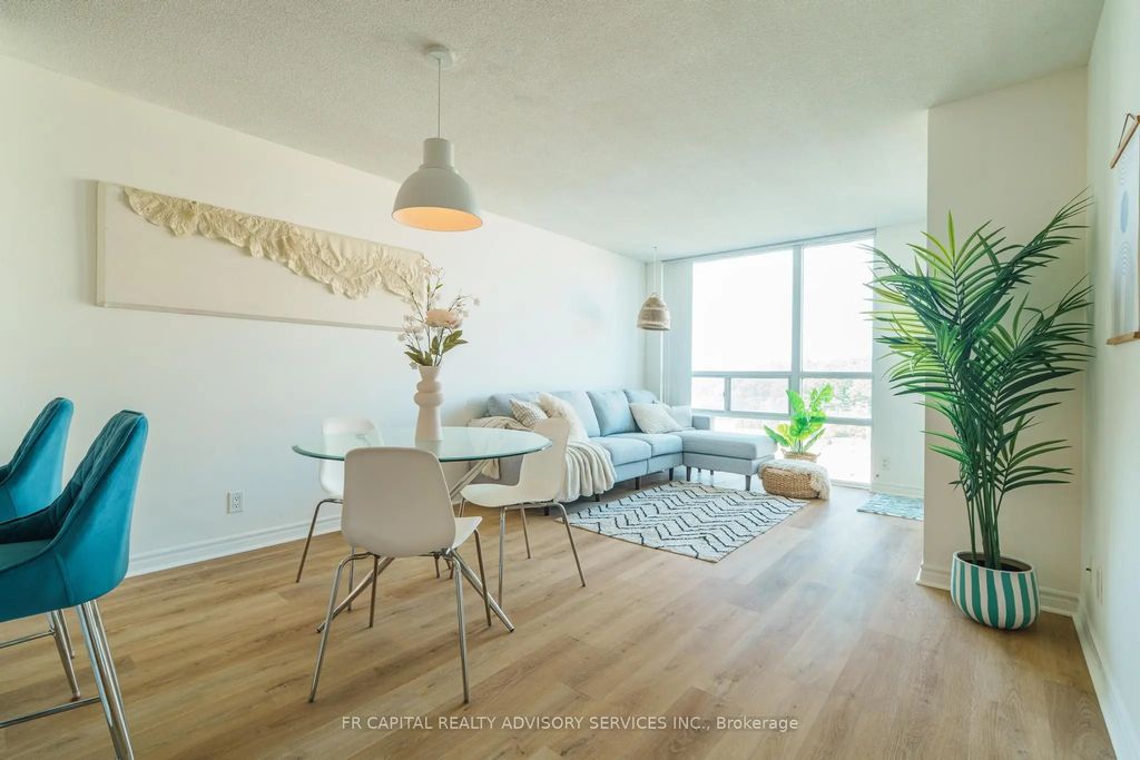 68 Grangeway Avenue 1102, Toronto E09