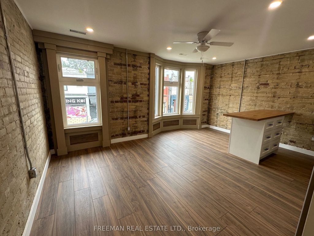 1029 Gerrard Street 2nd Floor, Toronto E01
