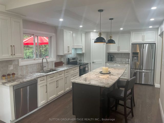 160 Laurel Court, Oshawa