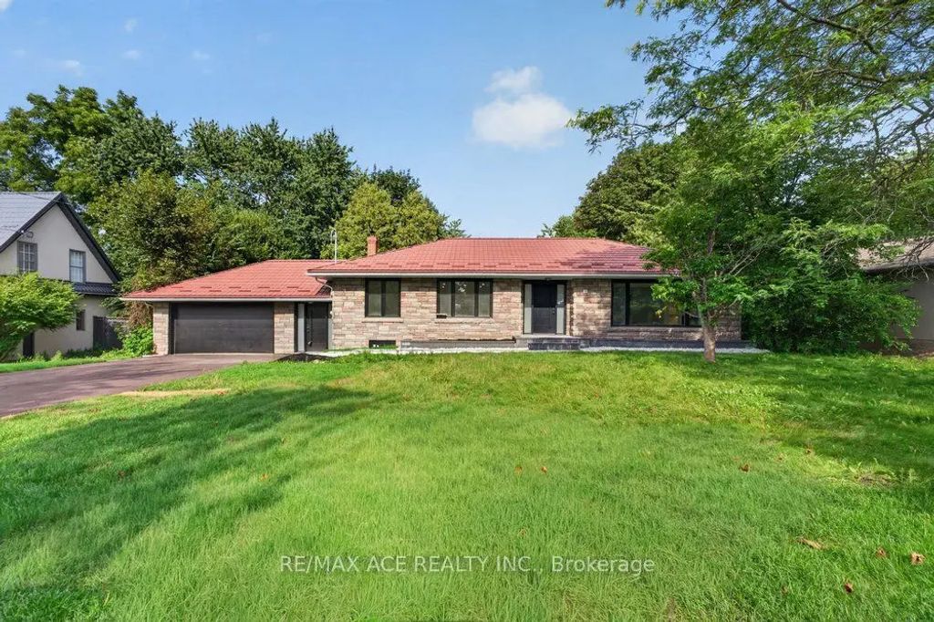 11 Faircroft Boulevard Main, Toronto E08
