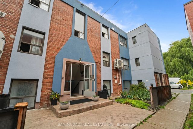 1016 O'connor Drive 103, Toronto E03