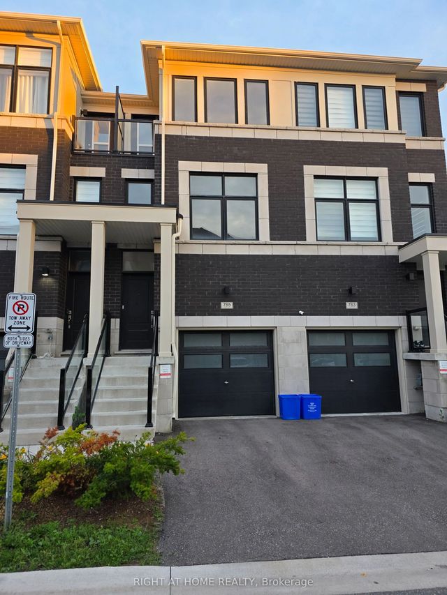 765 Eddystone Path, Oshawa
