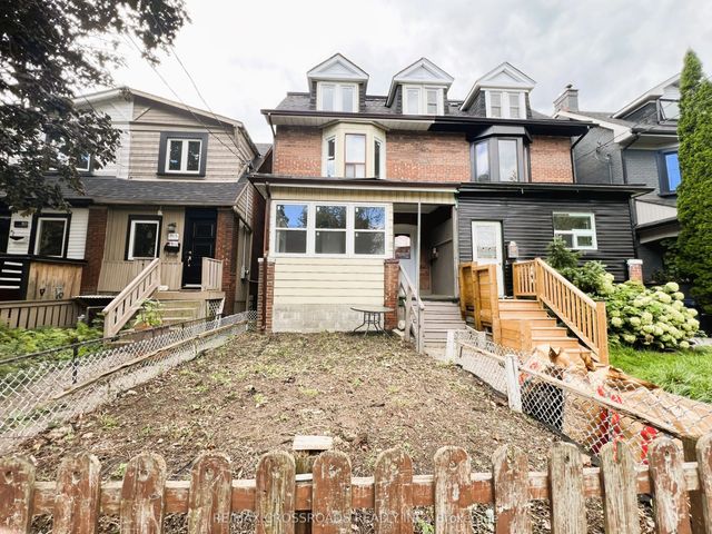 82 Curzon Street, Toronto E01