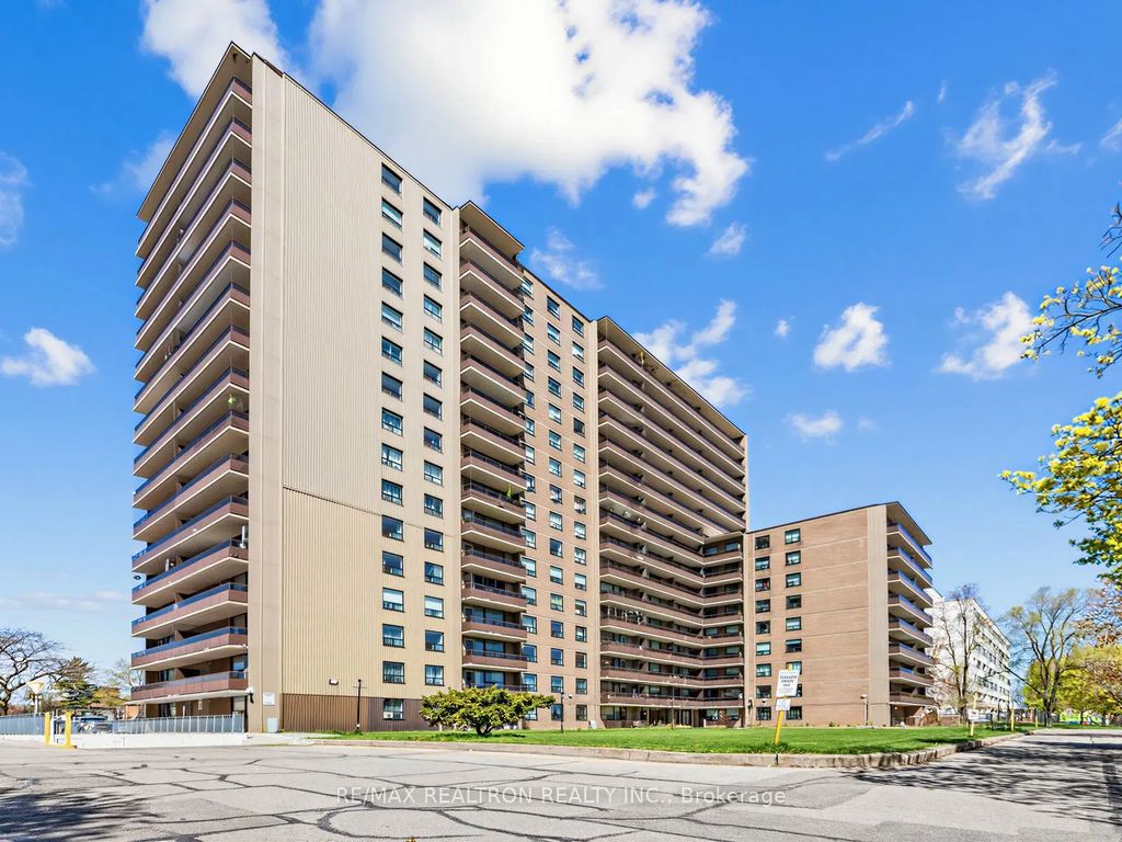 180 Markham Road 501, Toronto E08