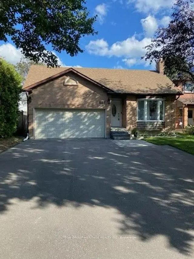 887 Lavis Court, Oshawa