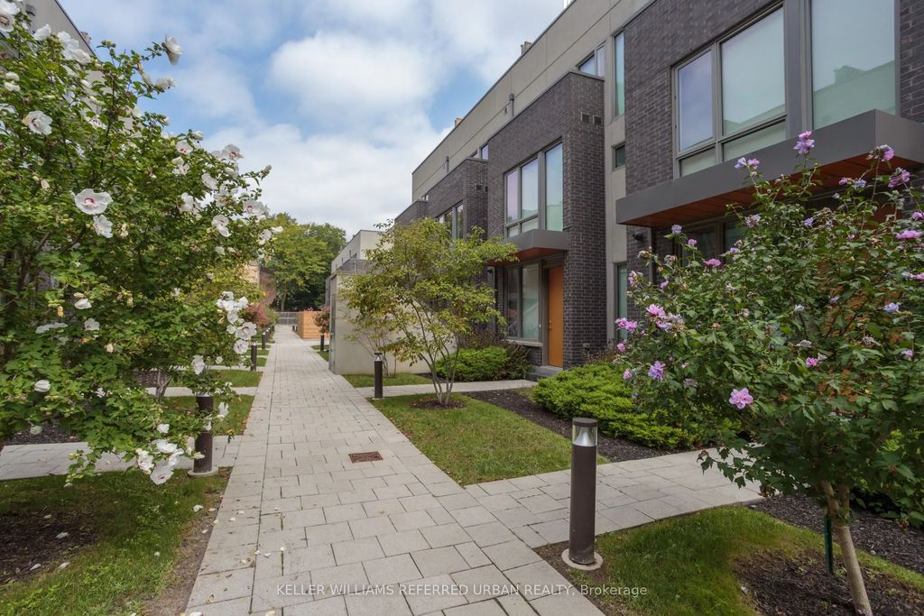 46 Curzon Street 312, Toronto E01