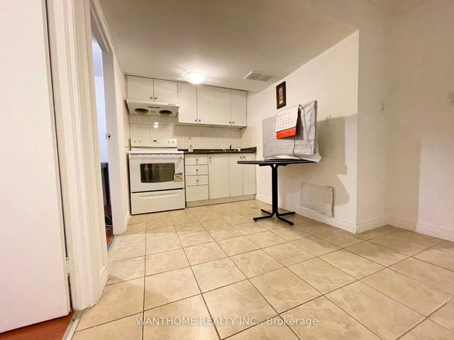 82 Maresfield Drive Bsmt, Toronto E07