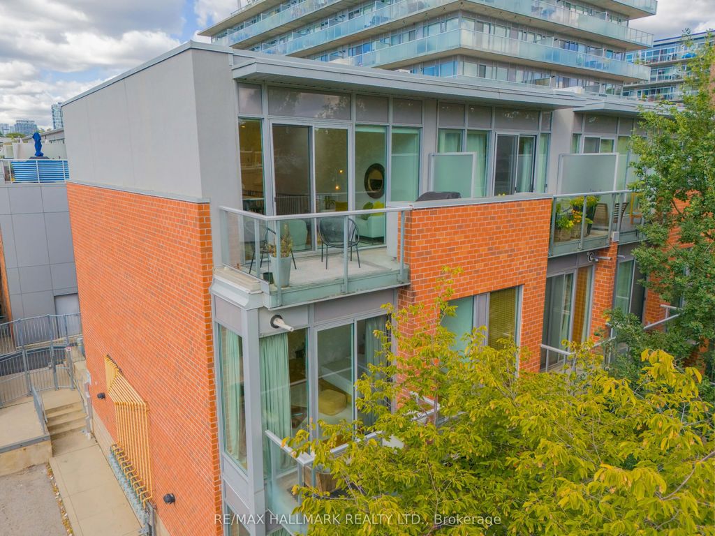 34 Boston Avenue 3, Toronto E01