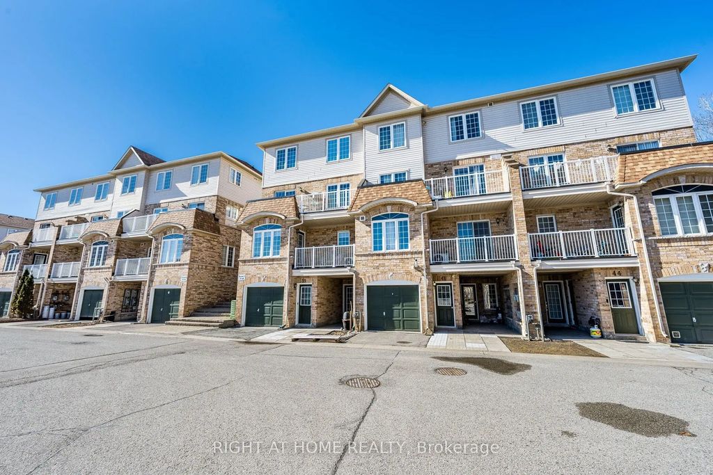 200 Mclevin Avenue 40, Toronto E11